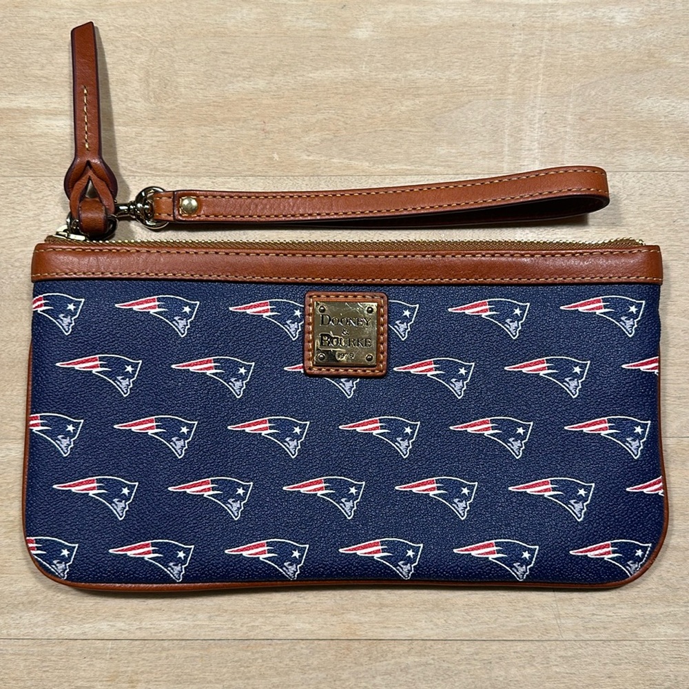 Dooney & Bourke x New England Patriots Wristlet